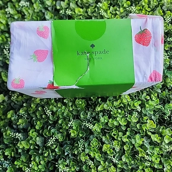 Kate Spade Green Strawberry Queen Sheet Set 100% Cotton Percale New - Picture 9 of 10